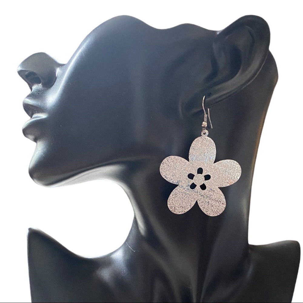 Silver Flower Power Dangling Earrings